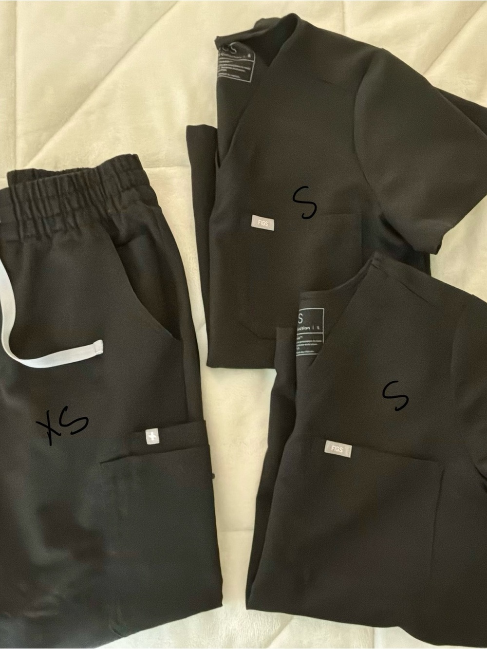 FIGS Women's Black Scrub Top & Jogger Set